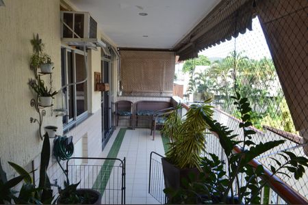 Apartamento à venda com 146m², 3 quartos e 2 vagasVaranda