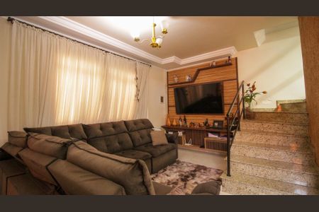 Casa à venda com 150m², 4 quartos e 3 vagasSala