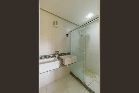 Casa de condomínio à venda com 215m², 4 quartos e 1 vagaBanheiro da Suíte 1