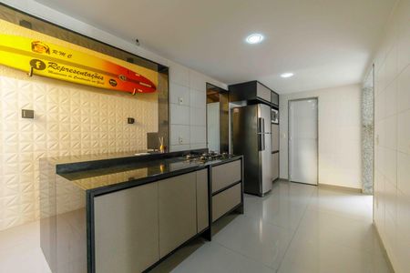 Casa de condomínio à venda com 215m², 4 quartos e 1 vagaCozinha