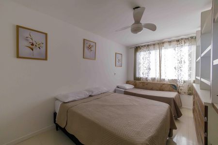 Casa de condomínio à venda com 215m², 4 quartos e 1 vagaSuíte 2