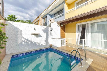 Casa de condomínio à venda com 215m², 4 quartos e 1 vagaVaranda