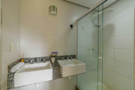 Casa de condomínio à venda com 215m², 4 quartos e 1 vagaBanheiro da Suíte 1