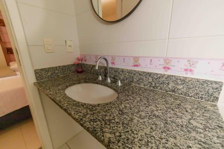 Casa de condomínio à venda com 215m², 4 quartos e 1 vagaBanheiro da Suíte 3