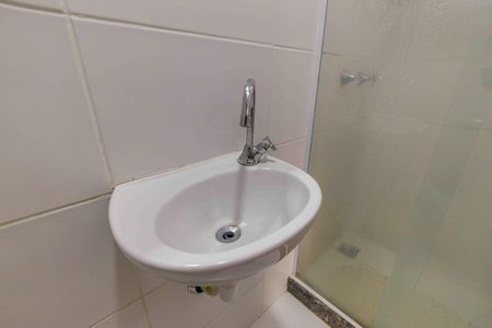 Casa de condomínio à venda com 215m², 4 quartos e 1 vagaBanheiro de Serviço