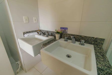 Casa de condomínio à venda com 215m², 4 quartos e 1 vagaBanheiro da Suíte 1