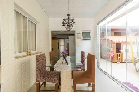 Casa de condomínio à venda com 215m², 4 quartos e 1 vagaSala