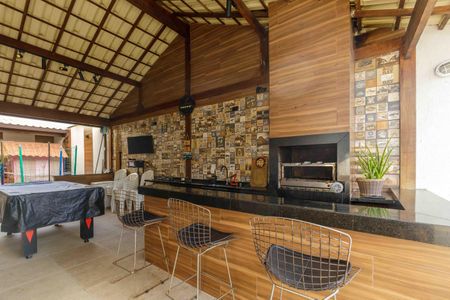 Casa de condomínio à venda com 215m², 4 quartos e 1 vagaVaranda