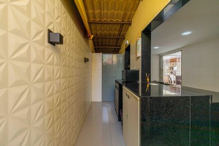 Casa de condomínio à venda com 215m², 4 quartos e 1 vagaÁrea de Serviço