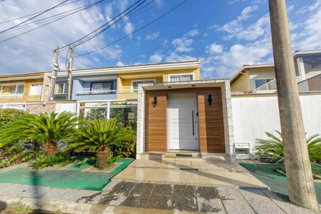 Casa de condomínio à venda com 215m², 4 quartos e 1 vagaFachada