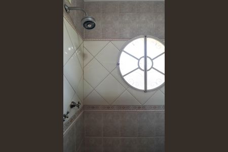 Casa à venda com 357m², 4 quartos e 4 vagasBanheiro da Suíte 2