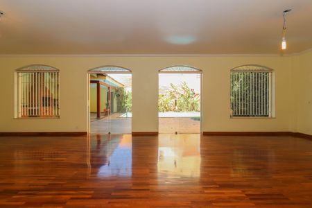 Casa à venda com 357m², 4 quartos e 4 vagasSala 1