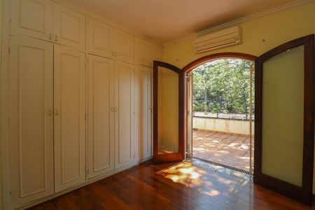 Casa à venda com 357m², 4 quartos e 4 vagasQuarto 2