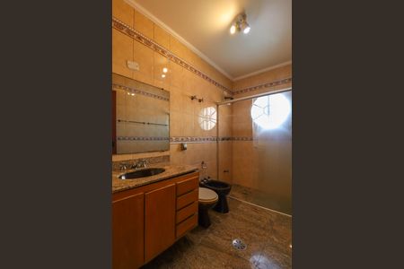 Casa à venda com 357m², 4 quartos e 4 vagasBanheiro da Suíte 1