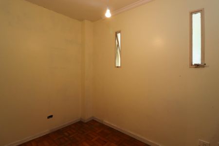 Casa à venda com 357m², 4 quartos e 4 vagasQuarto de Serviço