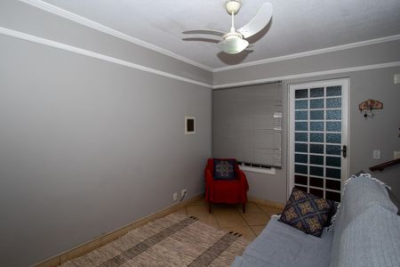 Casa de condomínio à venda com 75m², 2 quartos e 1 vaga Casa de condomínio à venda com 75m², 2 quartos e 1 vagaSala