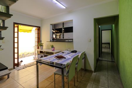 Casa para alugar com 158m², 2 quartos e 2 vagasEntrada