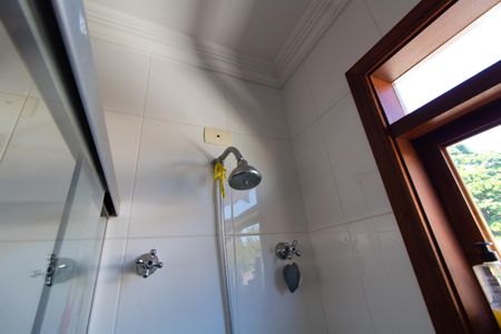 Casa de condomínio para alugar com 450m², 4 quartos e 4 vagasBanheiro da Suíte 3