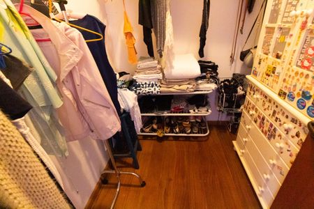 Casa de condomínio para alugar com 450m², 4 quartos e 4 vagasCloset da Suíte 3