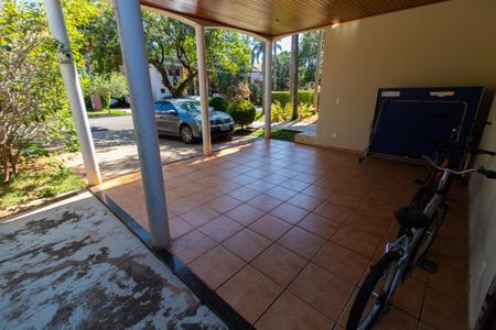 Casa de condomínio para alugar com 450m², 4 quartos e 4 vagasÁrea comum - Área Externa dos Fundos