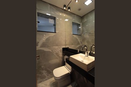 Casa à venda com 130m², 2 quartos e 2 vagasLavabo