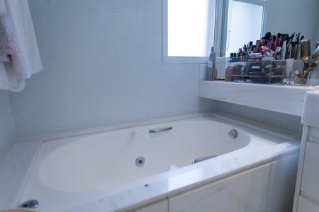 Apartamento à venda com 280m², 4 quartos e 5 vagas Apartamento à venda com 280m², 4 quartos e 5 vagasBanheiro da Suíte 3