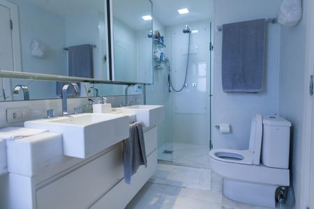 Apartamento à venda com 280m², 4 quartos e 5 vagas Apartamento à venda com 280m², 4 quartos e 5 vagasBanheiro da Suíte 3