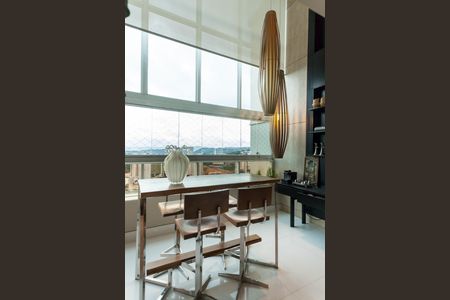 Apartamento à venda com 280m², 4 quartos e 5 vagas Apartamento à venda com 280m², 4 quartos e 5 vagasVaranda da Sala