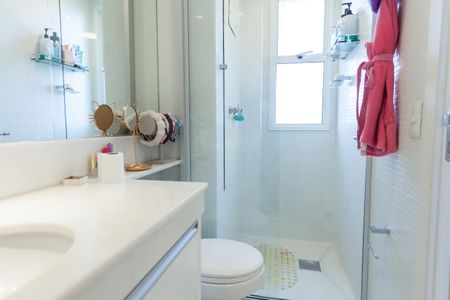 Apartamento à venda com 280m², 4 quartos e 5 vagas Apartamento à venda com 280m², 4 quartos e 5 vagasBanheiro da Suíte 2