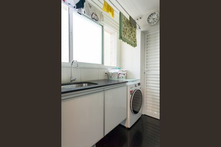 Apartamento à venda com 280m², 4 quartos e 5 vagas Apartamento à venda com 280m², 4 quartos e 5 vagasÁrea de Serviço