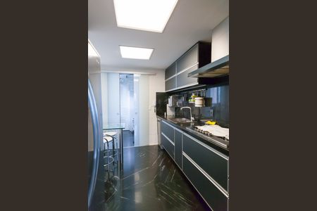 Apartamento à venda com 280m², 4 quartos e 5 vagas Apartamento à venda com 280m², 4 quartos e 5 vagasCozinha