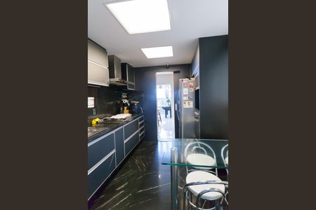 Apartamento à venda com 280m², 4 quartos e 5 vagas Apartamento à venda com 280m², 4 quartos e 5 vagasCozinha