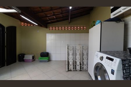 Casa à venda com 250m², 3 quartos e 2 vagasÁrea de Serviço