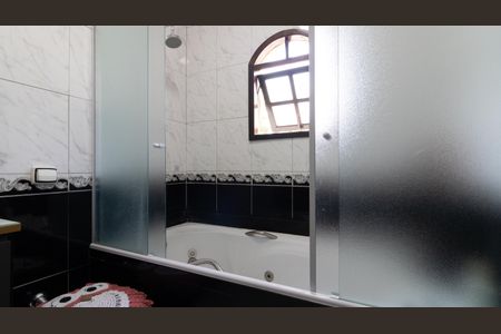 Casa à venda com 250m², 3 quartos e 2 vagasBanheiro da Suíte