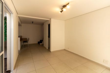 Casa de condomínio à venda com 83m², 2 quartos e 2 vagas Casa de condomínio à venda com 83m², 2 quartos e 2 vagasSala