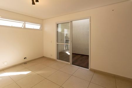 Casa de condomínio à venda com 83m², 2 quartos e 2 vagas Casa de condomínio à venda com 83m², 2 quartos e 2 vagasSala