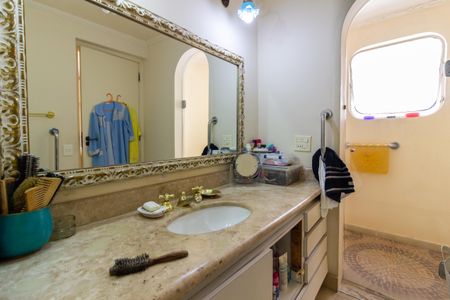 Apartamento à venda com 160m², 3 quartos e 2 vagas Apartamento à venda com 160m², 3 quartos e 2 vagasBanheiro da Suíte