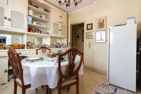 Apartamento à venda com 160m², 3 quartos e 2 vagas Apartamento à venda com 160m², 3 quartos e 2 vagasCopa