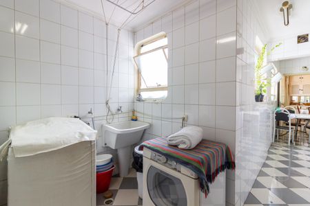 Apartamento à venda com 160m², 3 quartos e 2 vagas Apartamento à venda com 160m², 3 quartos e 2 vagasÁrea de Serviço