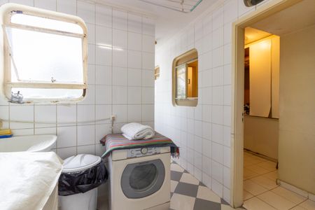 Apartamento à venda com 160m², 3 quartos e 2 vagas Apartamento à venda com 160m², 3 quartos e 2 vagasÁrea de Serviço