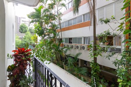 Apartamento à venda com 160m², 3 quartos e 2 vagas Apartamento à venda com 160m², 3 quartos e 2 vagasVista/Varanda