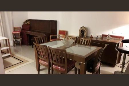 Casa à venda com 380m², 4 quartos e 3 vagas Casa à venda com 380m², 4 quartos e 3 vagasFoto 11