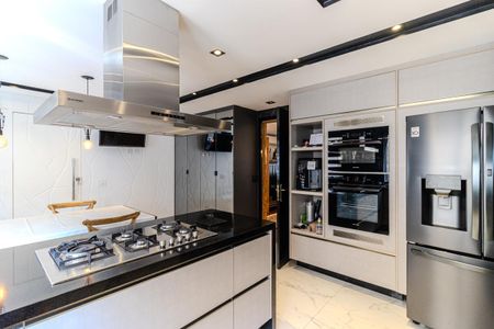 Apartamento à venda com 240m², 3 quartos e 3 vagasCozinha