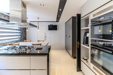 Apartamento à venda com 240m², 3 quartos e 3 vagasCozinha