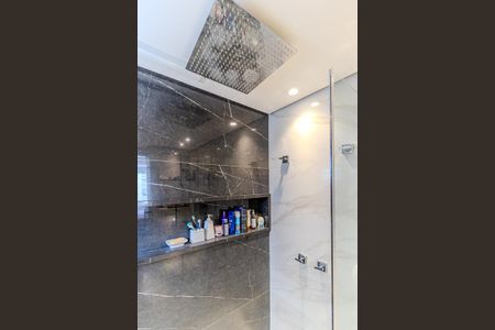 Apartamento à venda com 240m², 3 quartos e 3 vagasBanheiro da Suíte