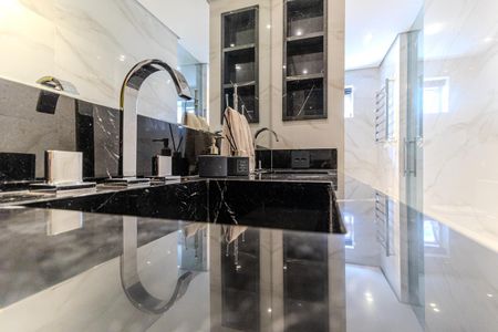 Apartamento à venda com 240m², 3 quartos e 3 vagasBanheiro Social