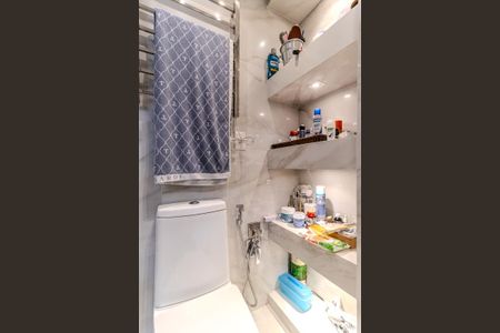 Apartamento à venda com 240m², 3 quartos e 3 vagasBanheiro da Suíte