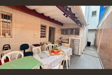 Casa à venda com 189m², 3 quartos e 2 vagas Casa à venda com 189m², 3 quartos e 2 vagasQuintal