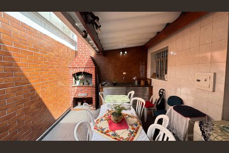 Casa à venda com 189m², 3 quartos e 2 vagas Casa à venda com 189m², 3 quartos e 2 vagasQuintal