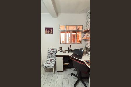 Casa à venda com 189m², 3 quartos e 2 vagas Casa à venda com 189m², 3 quartos e 2 vagasEscritório